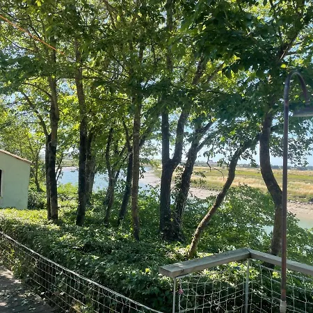 Maison En Bord De Riviere De Mer Le Fenouiller Exterior photo